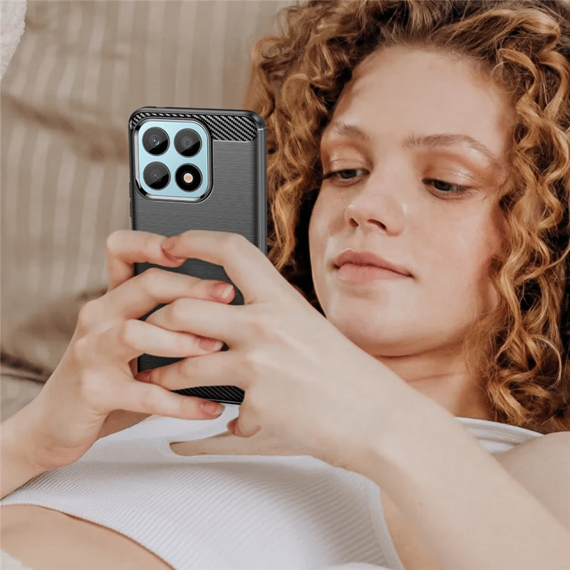 Pokrowiec Carbon Pro czarny Honor X8a / 6 Pokrowiec Carbon Pro czarny Honor X8a / 6