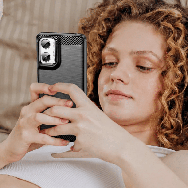 Pokrowiec Carbon Pro czarny Motorola Moto G06 Power / 6