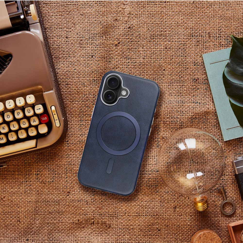 Etui z MagSafe nakładka na tył granatowy Apple iPhone 17 Pro / 4 Etui z MagSafe nakładka na tył granatowy Apple iPhone 17 Pro / 4