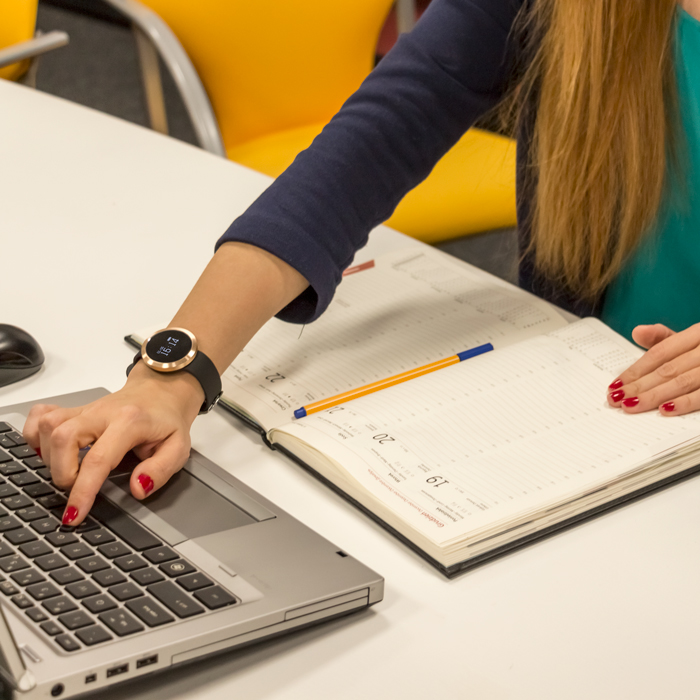 Forever Smartwatch Forevigo 2 OKR�G�Y SB-310 r�owo-z�oty / 5