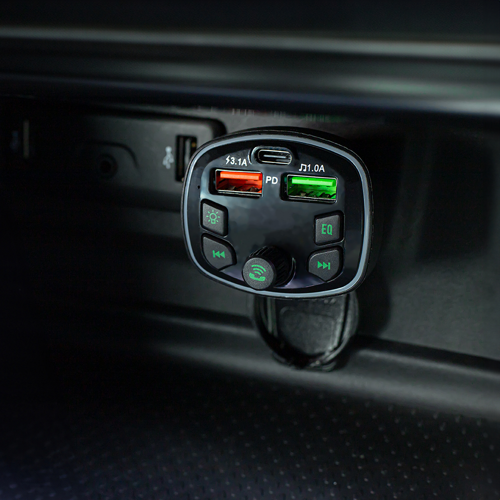 �adowarka samochodowa szybka 20W i transmiter FM  Bluetooth porty USB i USB-C czarna Oppo Reno 13FS 5G / 7