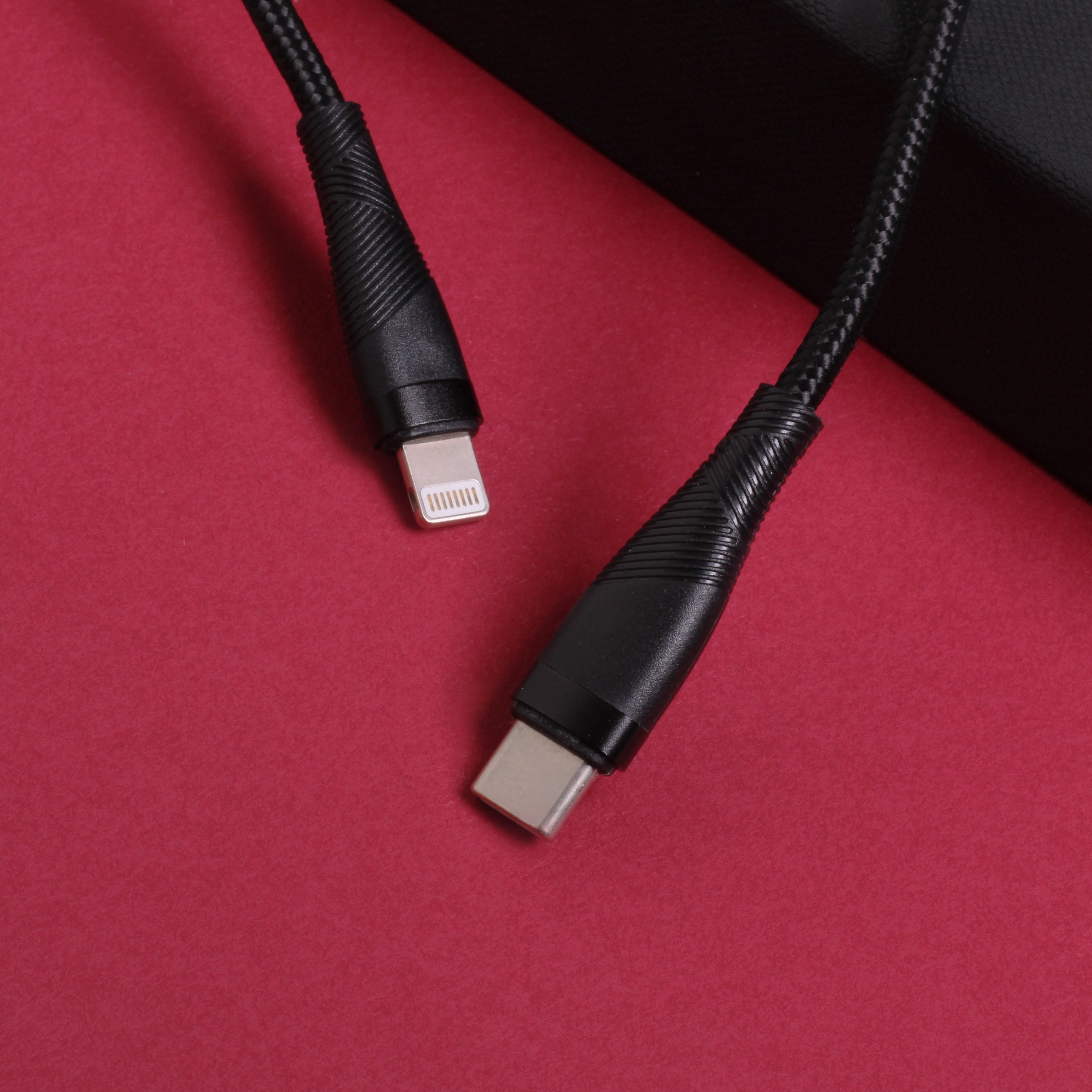 Maxlife kabel MXUC-08 USB-C - Lightning 1,0 m 27W czarny nylonowy / 4