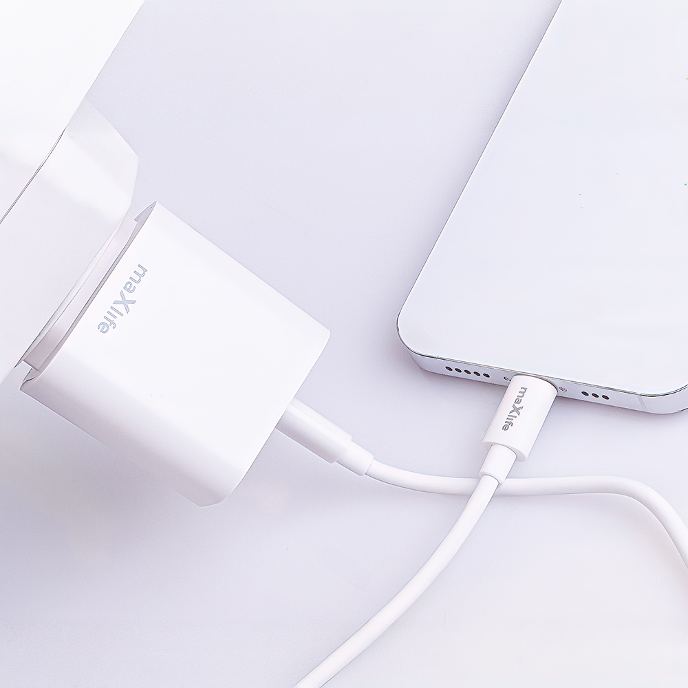 Maxlife �adowarka sieciowa PD QC MXTC-06 1x USB-C 20W bia�a + kabel USB-C - Lightning 20W / 8