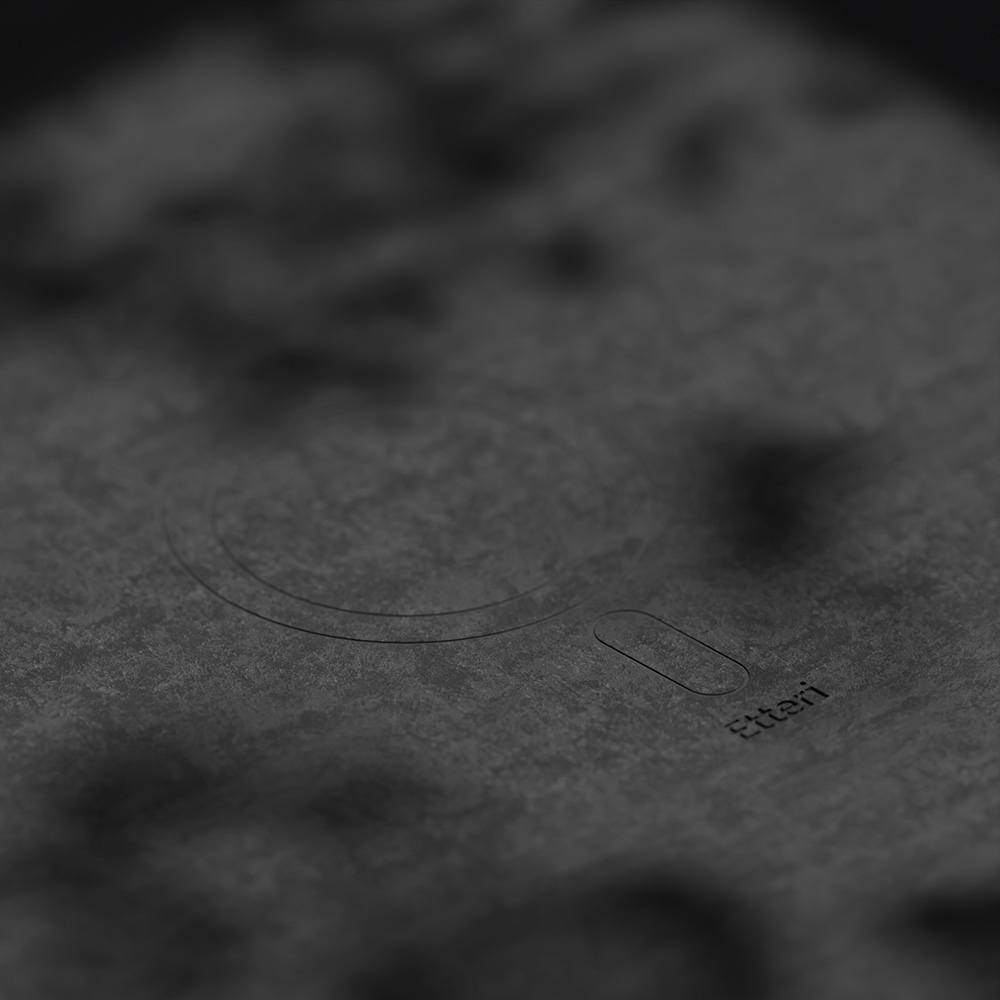 Nak�adka Etteri Silicone Mag czarny Apple iPhone 15 Pro / 6