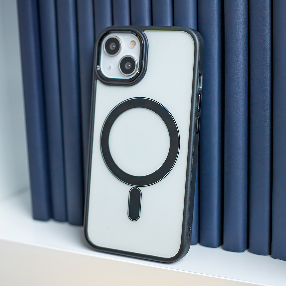 Nak�adka Satin Clear Mag czarny Apple iPhone 13 Pro / 6