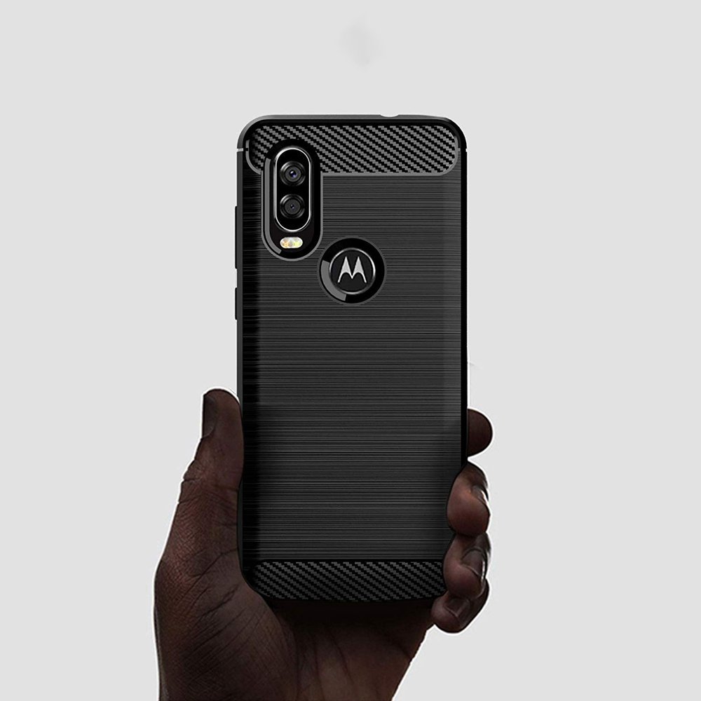 Pokrowiec Carbon Case czarny Motorola One Action / 5
