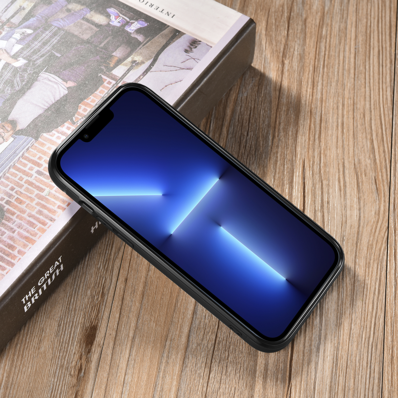 Pokrowiec iCarer Leather Oil Wax brązowy Apple iPhone 13 / 12 Pokrowiec iCarer Leather Oil Wax brązowy Apple iPhone 13 / 12