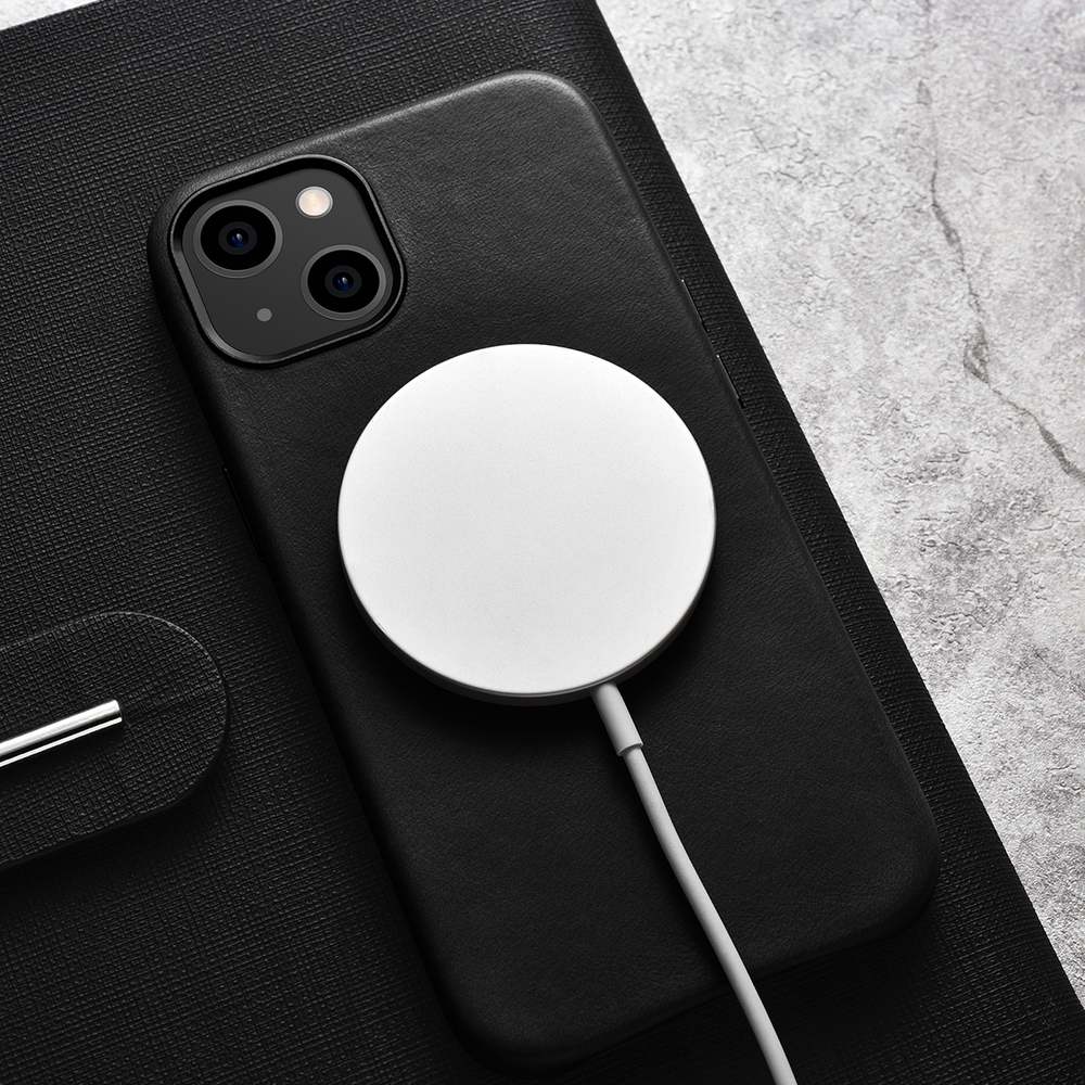 Pokrowiec iCarer Leather Oil Wax czarny Apple iPhone 13 Mini / 11 Pokrowiec iCarer Leather Oil Wax czarny Apple iPhone 13 Mini / 11