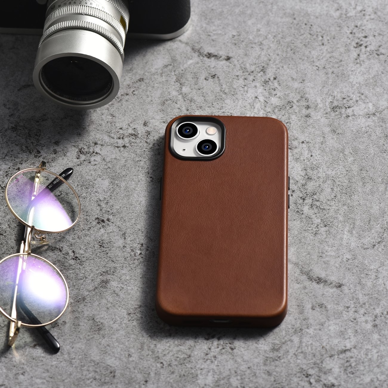 Pokrowiec iCarer Oil Wax Premium Leather Case brzowy Apple iPhone 14 / 5