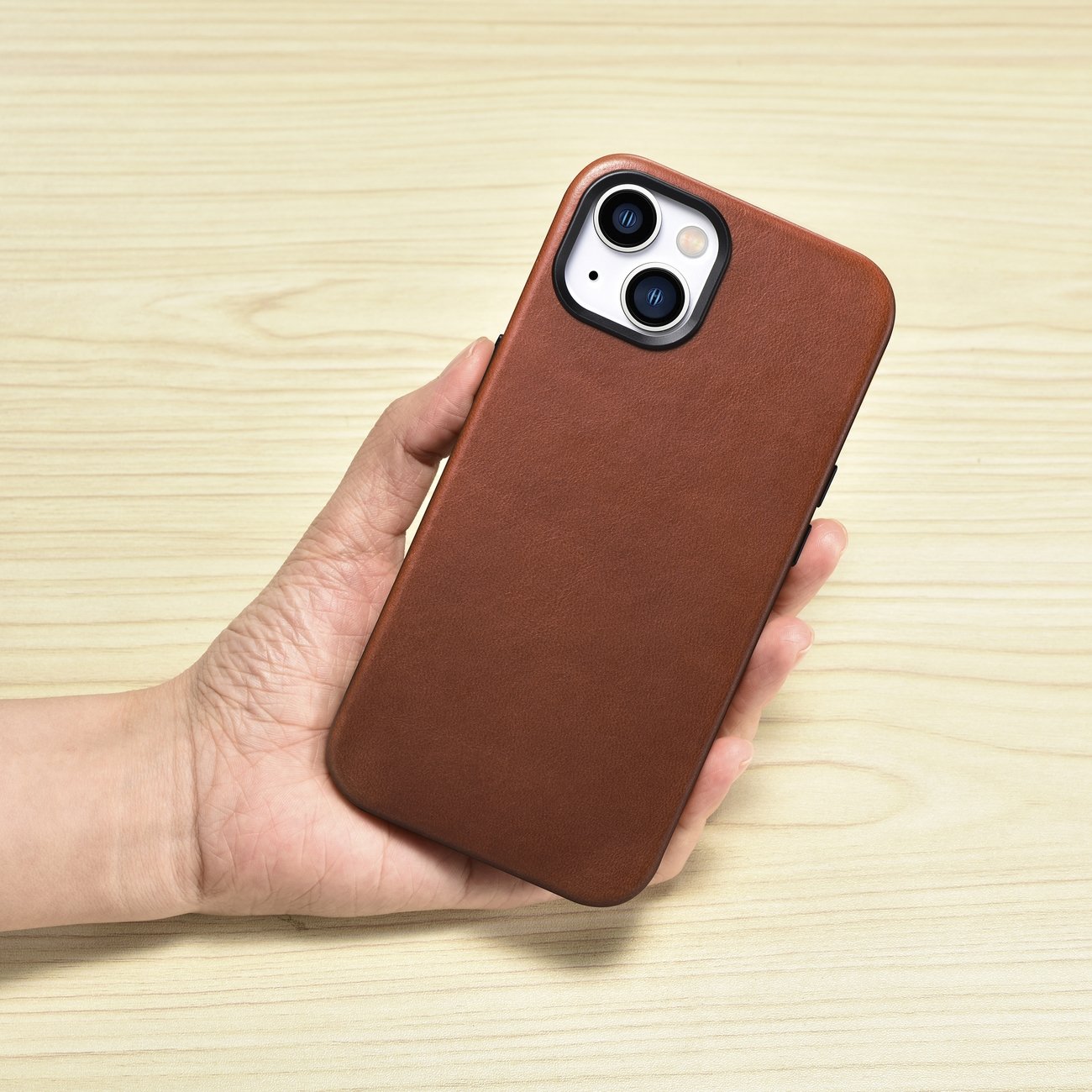 Pokrowiec iCarer Oil Wax Premium Leather Case brzowy Apple iPhone 14 / 7