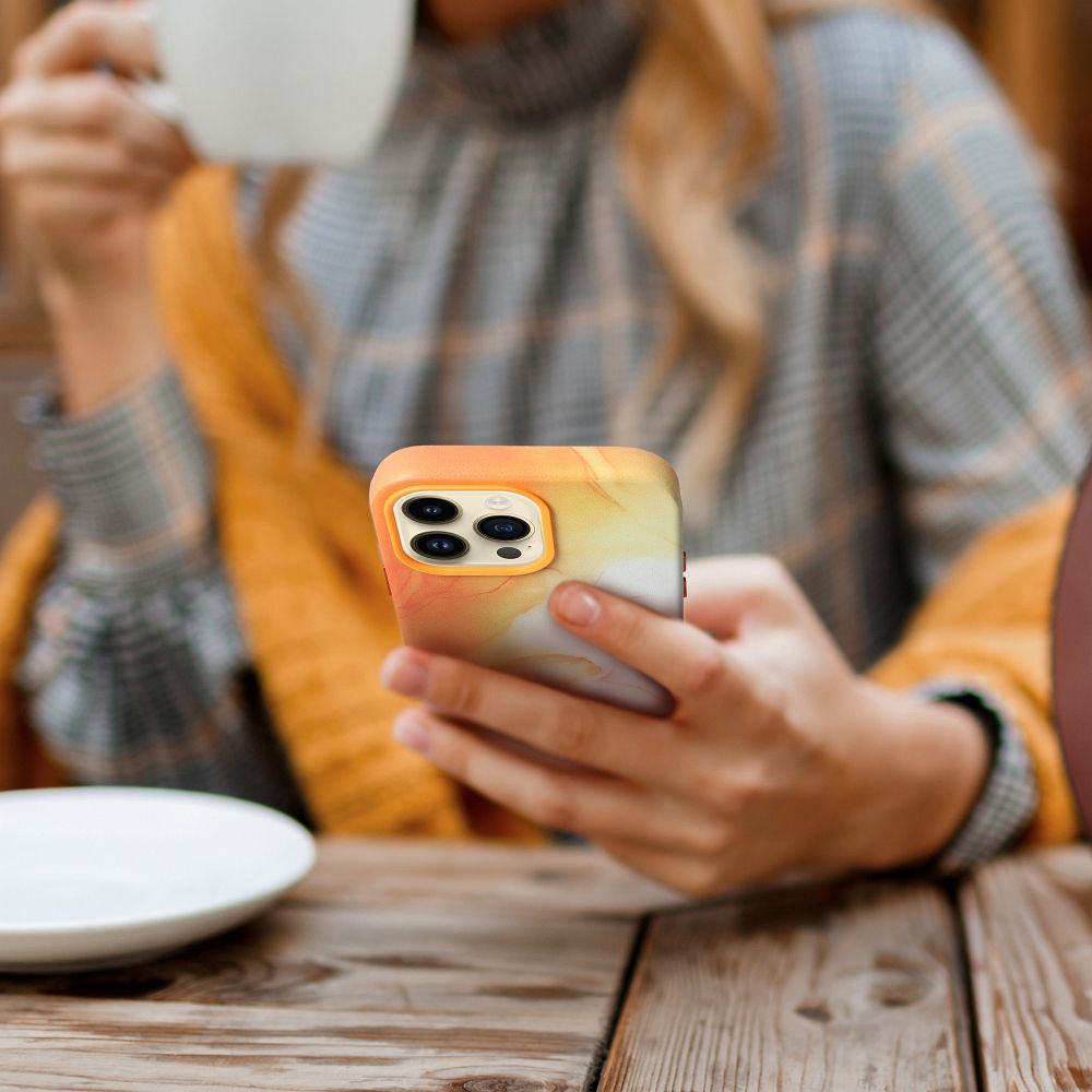 Pokrowiec Leather Mag Cover MagSafe wz�r orange splash Apple iPhone 12 / 4