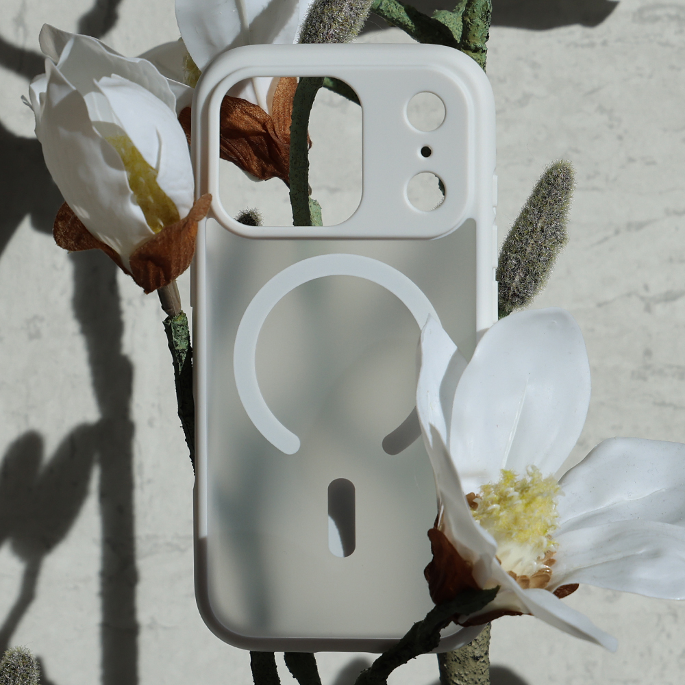 Pokrowiec Liavec Soft Case MagSafe do bia�y Apple iPhone 17 Pro Max / 6