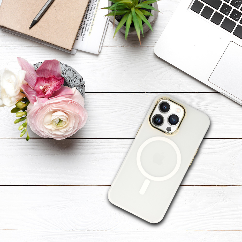 Pokrowiec Magnetic Frosted Case bia�y Apple iPhone 15 Plus / 8