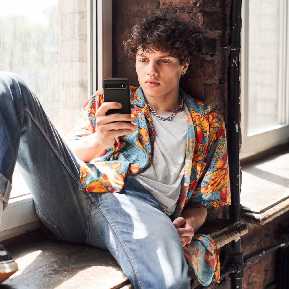 Pokrowiec pancerny Spigen Rugged Armor czarny Google Pixel 6a / 11