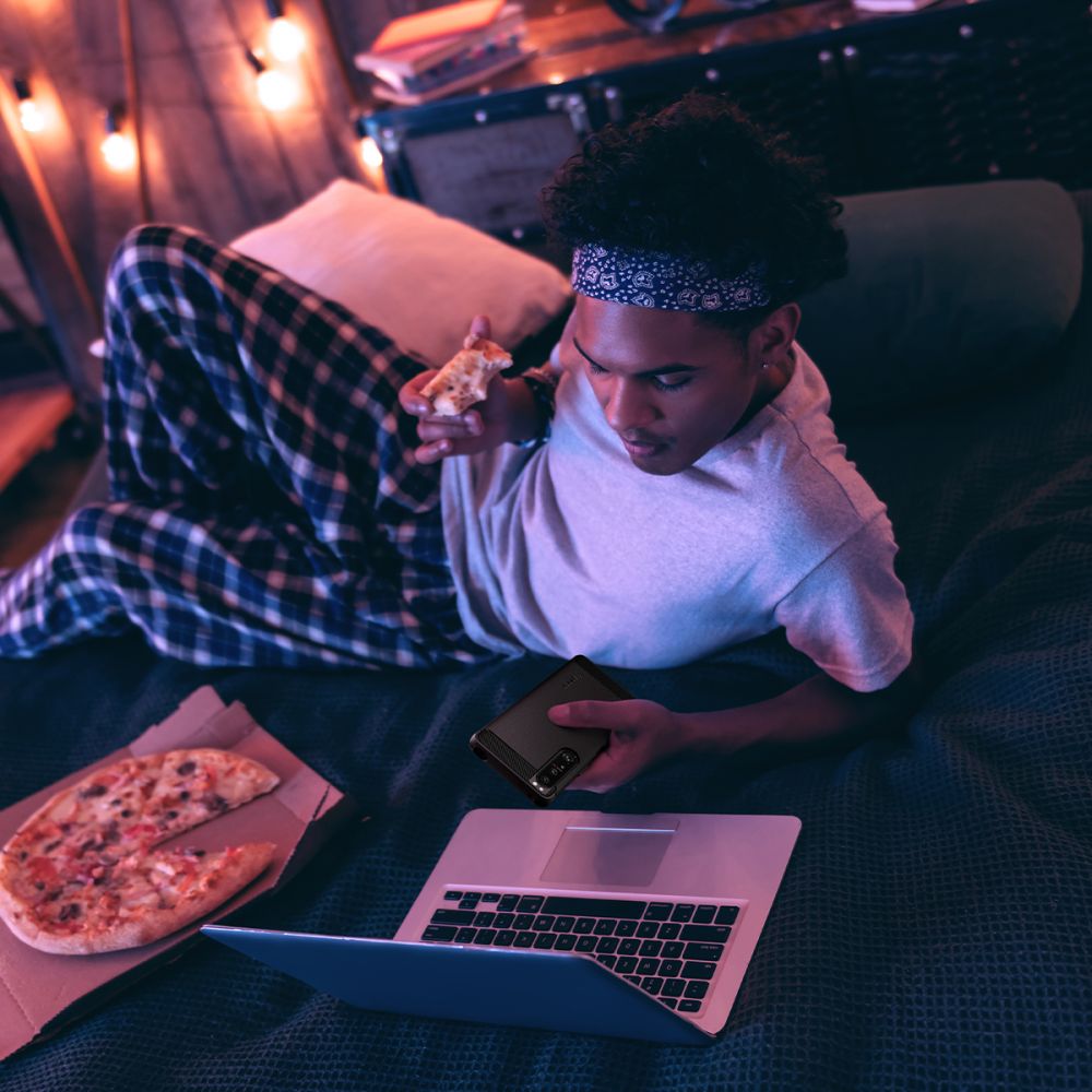 Pokrowiec pancerny Spigen Rugged Armor czarny Sony Xperia 1 IV / 10 Pokrowiec pancerny Spigen Rugged Armor czarny Sony Xperia 1 IV / 10