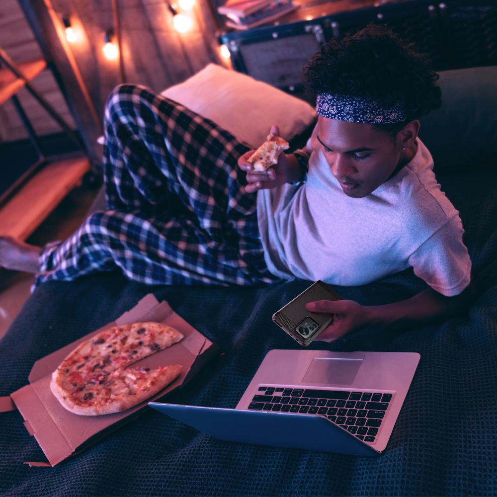 Pokrowiec pancerny Spigen Rugged Armor czarny Xiaomi 12 Pro / 9