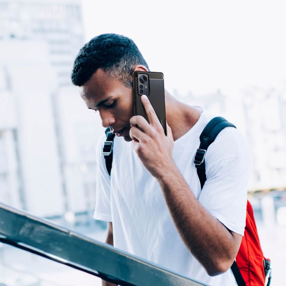 Pokrowiec pancerny Spigen Rugged Armor czarny Xiaomi 12T / 10