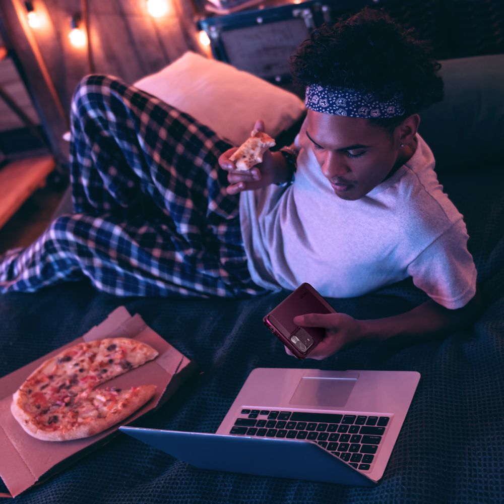 Pokrowiec pancerny Spigen Rugged Armor czarny Xiaomi Redmi Note 11 Pro+ 5G / 10