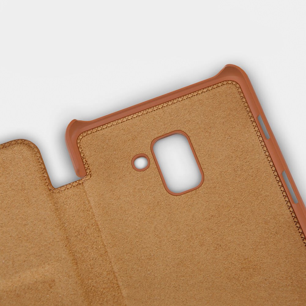 Pokrowiec sk�rzany Nillkin Qin czarny Samsung Galaxy A8 (2018) A530 / 11