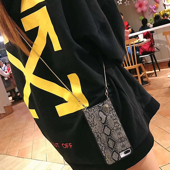 Pokrowiec sk�rzany Torebka Snake szary Apple iPhone XR / 8