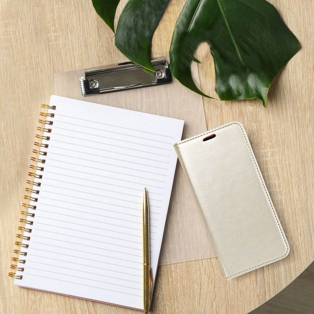 Pokrowiec Smart Magnetic złoty Apple iPhone SE 2022 / 9 Pokrowiec Smart Magnetic złoty Apple iPhone SE 2022 / 9