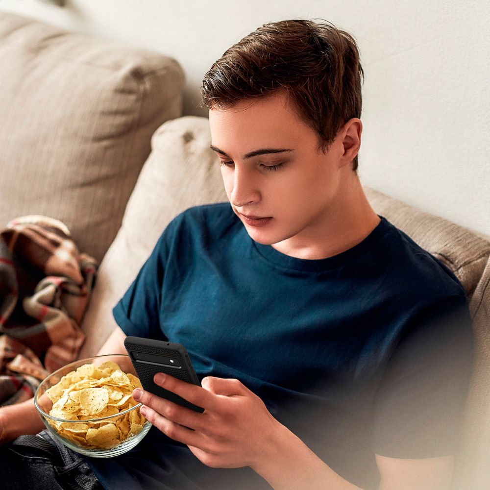 Pokrowiec Spigen Liquid Air czarny Google Pixel 6a / 12