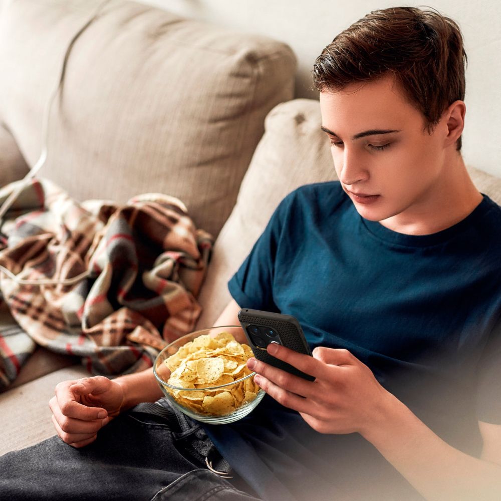 Pokrowiec Spigen Liquid Air czarny OnePlus 10 Pro 5G / 12