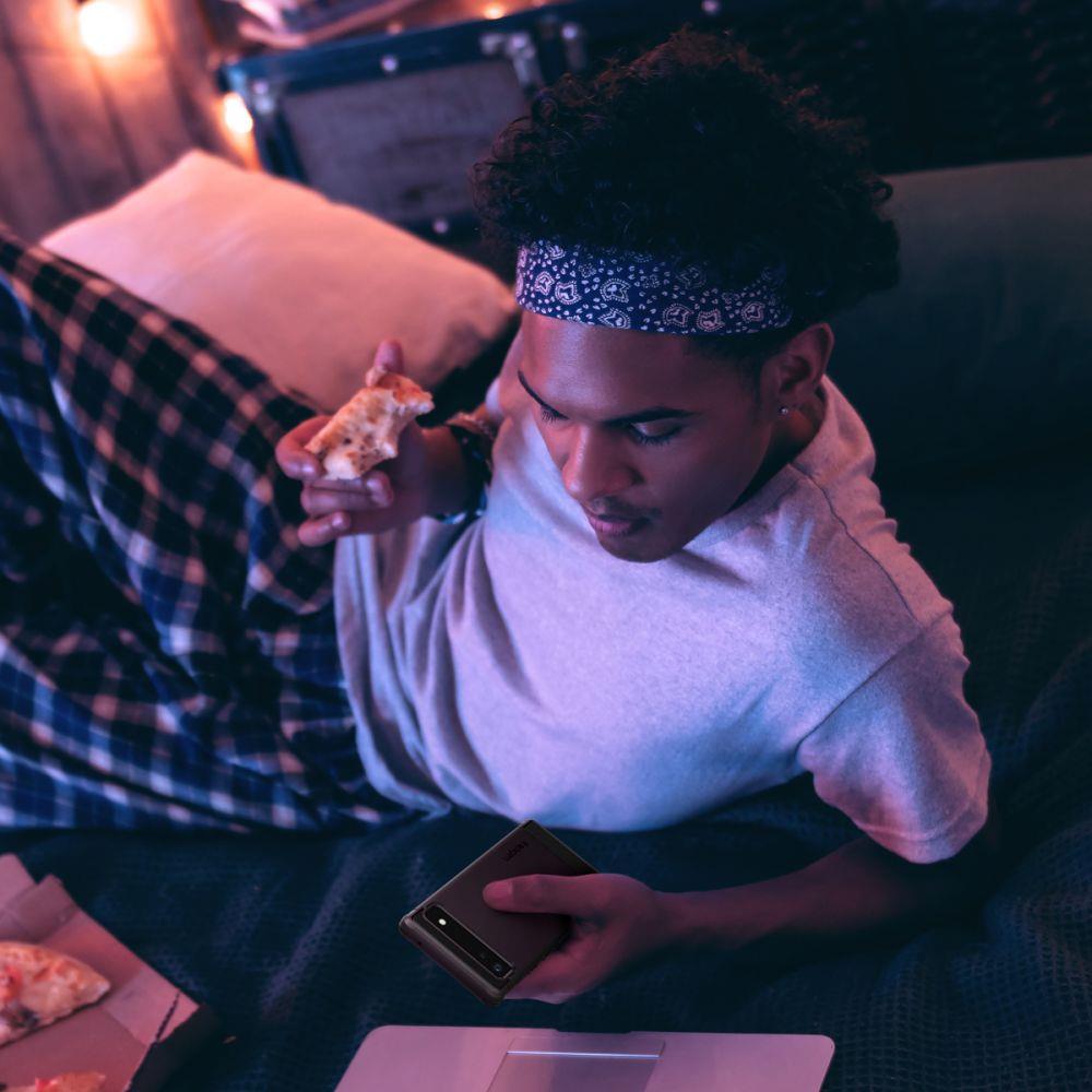 Pokrowiec Spigen Rugged Armor czarny Google Pixel 6a / 10