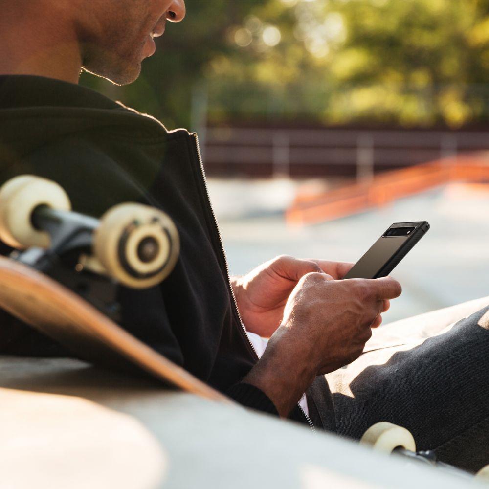 Pokrowiec Spigen Rugged Armor czarny Google Pixel 6a / 9