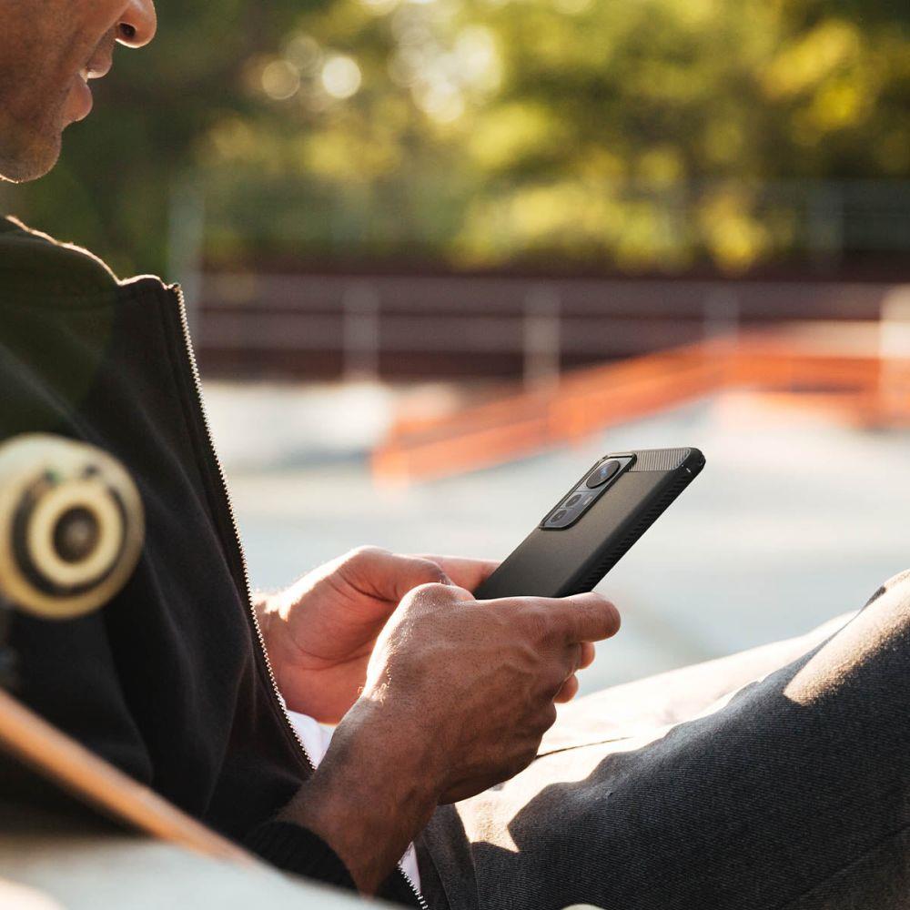 Pokrowiec Spigen Rugged Armor czarny Xiaomi 12T / 8