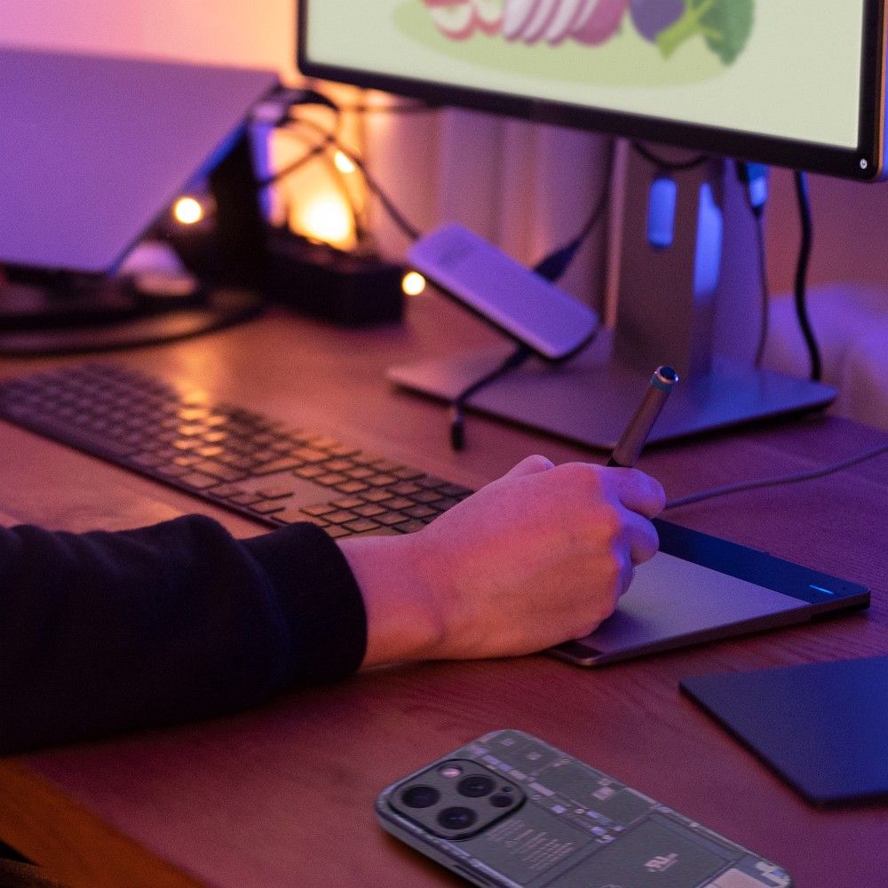 Pokrowiec Tech Case wzór 1 Apple iPhone 15 / 3 Pokrowiec Tech Case wzór 1 Apple iPhone 15 / 3