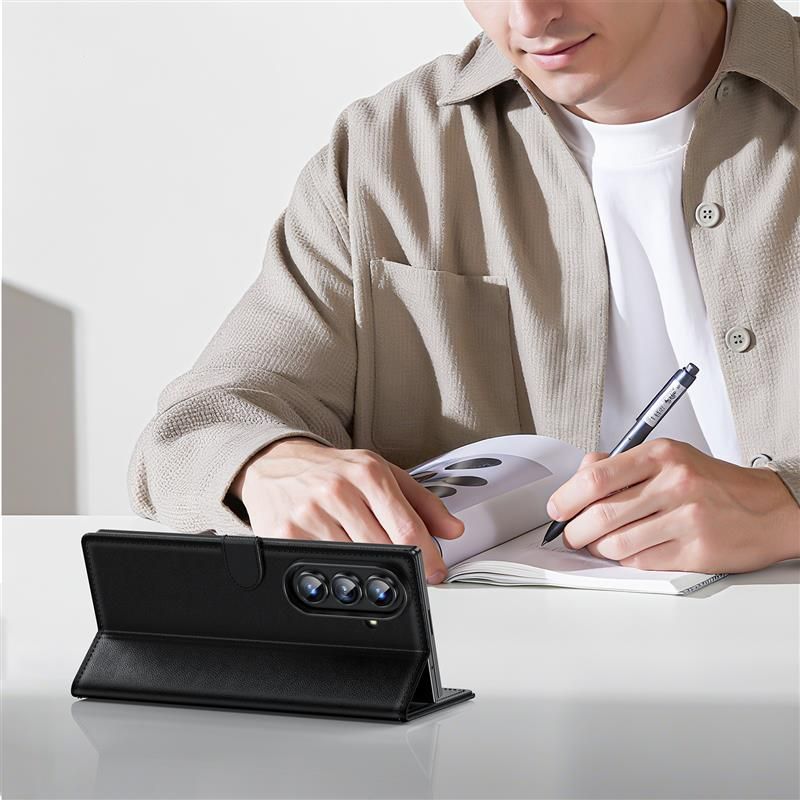 Pokrowiec Tech-protect Wallet czarny Samsung Galaxy Z Fold 7 / 3