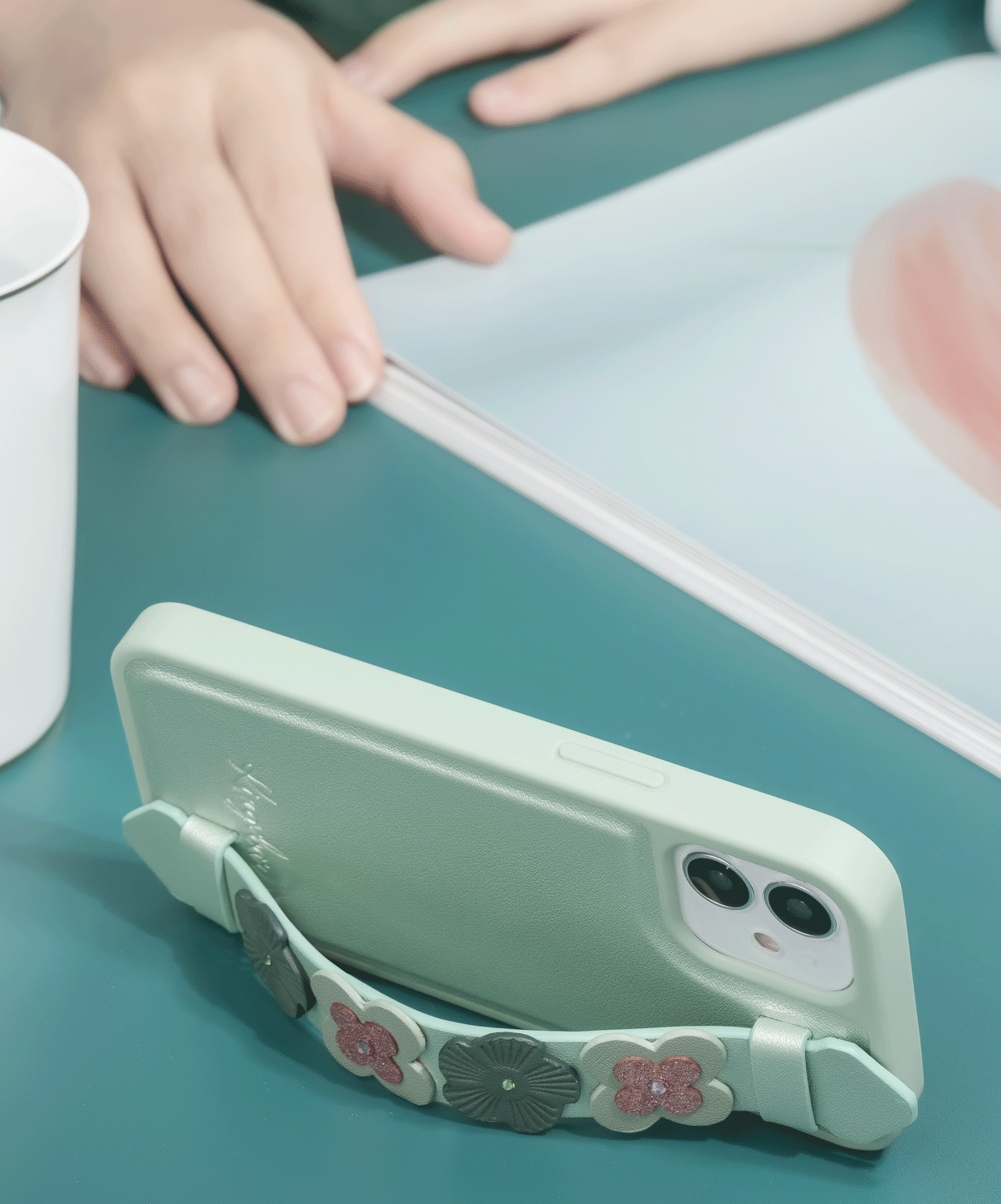 Pokrowiec �elowy Kingxbar Sweet Series z kryszta�ami Swarovskiego zielony Apple iPhone 12 Pro Max / 9