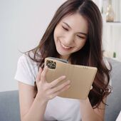 Etui z klapk� magnetyczne i kieszonk� na dokumenty z�oty do Samsung Galaxy S27 Plus