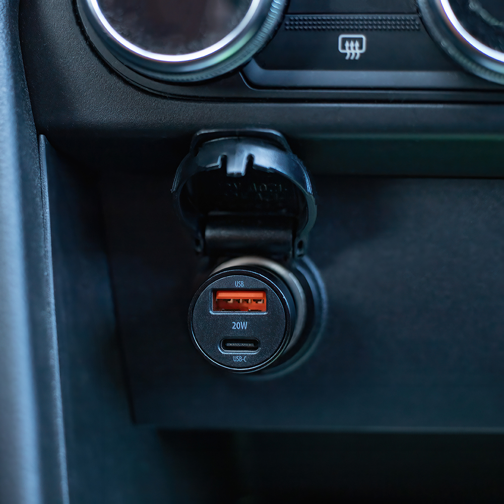 Szybka �adowarka samochodowa 20W z kablem do telefonu Maxlife 2 porty USB i USB-C czarna Oppo Reno 13FS 5G / 8